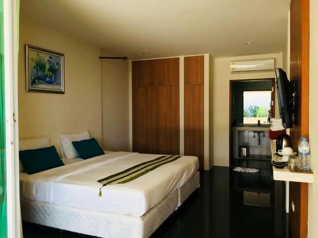 Grand Bleu Ocean View Pool Suite Камала-Біч Екстер'єр фото