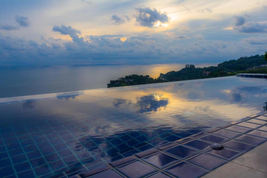 Grand Bleu Ocean View Pool Suite Камала-Біч Екстер'єр фото